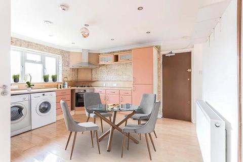 5 Albert Close, London, N22 7AL