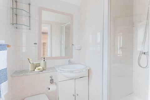 5 Albert Close, London, N22 7AL