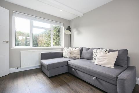 2 Corner View, Welham Green, Hatfield, AL9 7DH