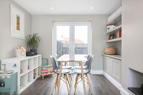 2 Corner View, Welham Green, Hatfield, AL9 7DH