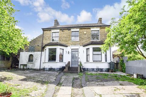 8 Pleasant View, Erith, DA8 1AD
