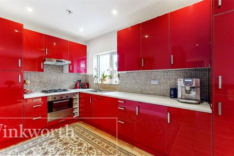 24 Broadfields, Harrow, HA2 6NH