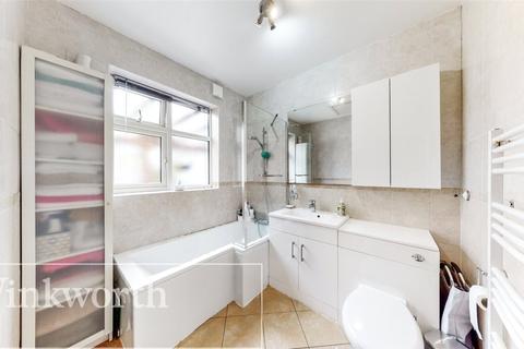 24 Broadfields, Harrow, HA2 6NH