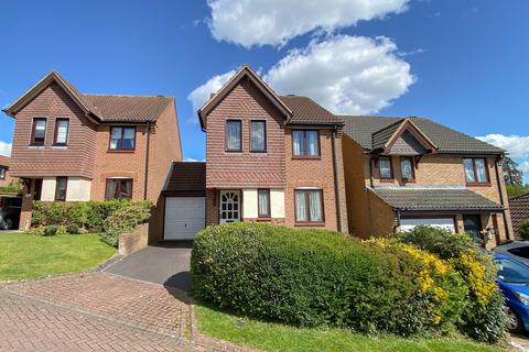 86 Lantern Close, Berkeley, GL13 9DE