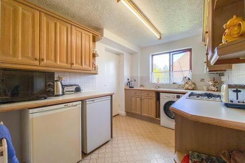 86 Lantern Close, Berkeley, GL13 9DE