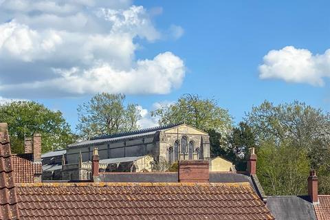 86 Lantern Close, Berkeley, GL13 9DE