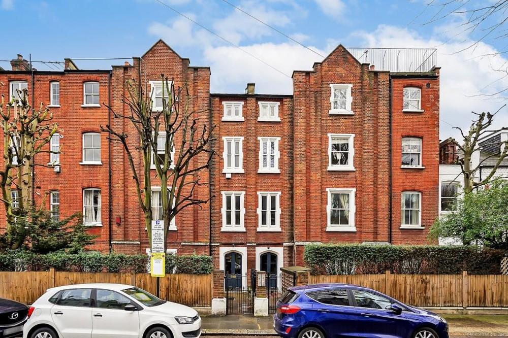 Peterborough Villas, Eel Brook Common, Fulham, London 2 bed apartment