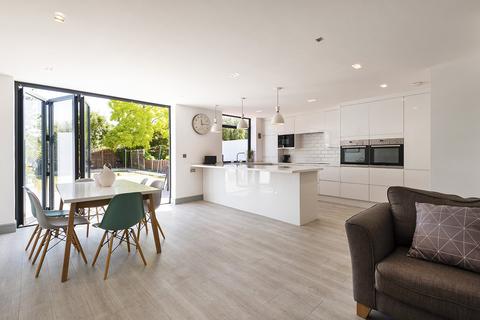 7 Malvern Avenue, Bexleyheath, DA7 5LE
