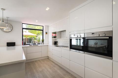 7 Malvern Avenue, Bexleyheath, DA7 5LE