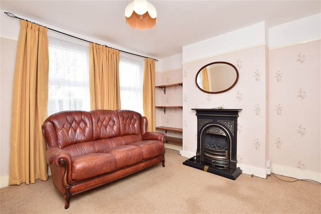 Southbourne Road, Folkestone, Kent 2 bed end of terrace house £230,000