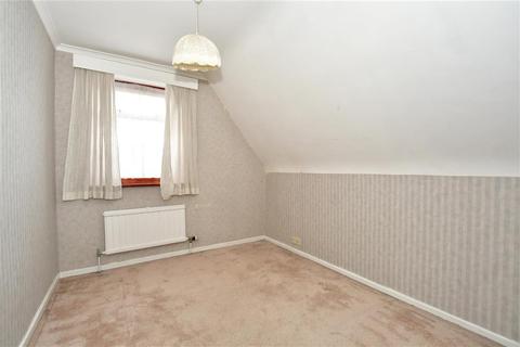 2 Poplar Walk, Meopham, Gravesend, DA13 0EB