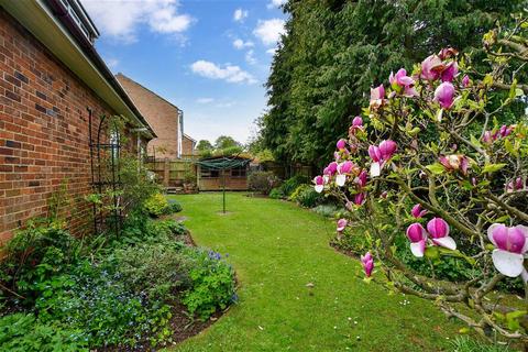 2 Poplar Walk, Meopham, Gravesend, DA13 0EB