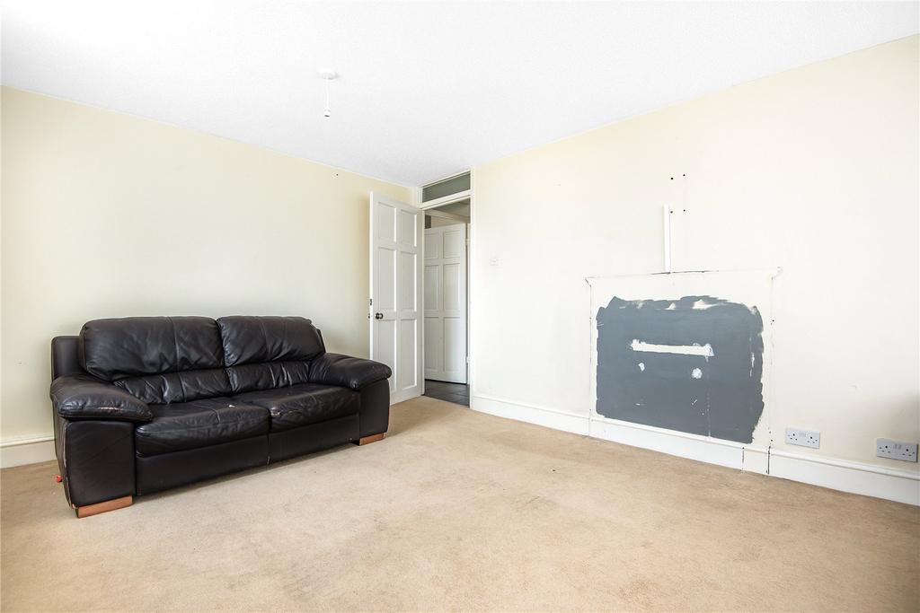 Banwell Avenue, Park North, Swindon, SN3 2 bed apartment £85,000