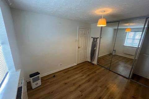 2 bedroom flat to rent, Lee Close, Barnet