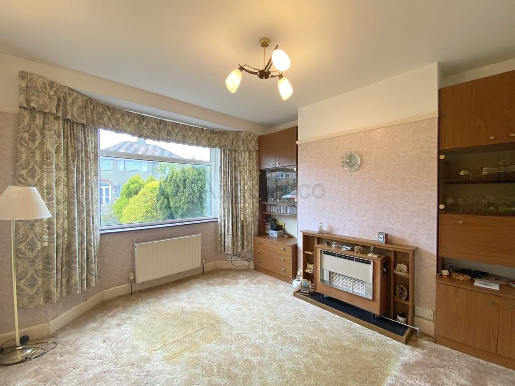 Monckton Avenue, Oulton Broad, Lowestoft 3 bed semidetached house £