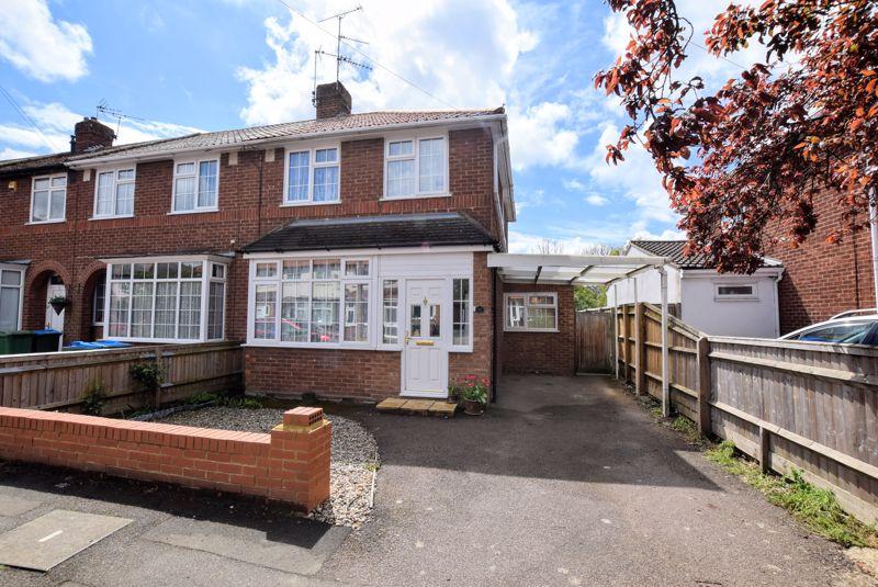 Abbey Road, Aylesbury 3 bed end of terrace house £325,000
