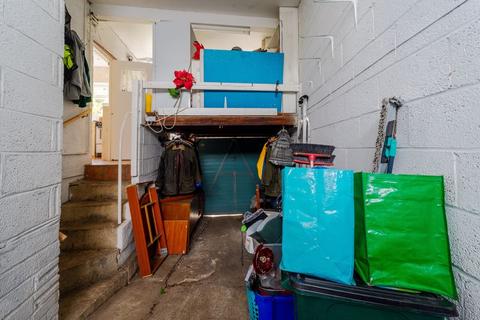 66 Fieldsend Road, Cheam, Sutton, SM3 8NR