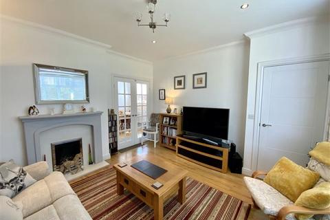128 Handsworth Crescent, Sheffield, S9 4BR