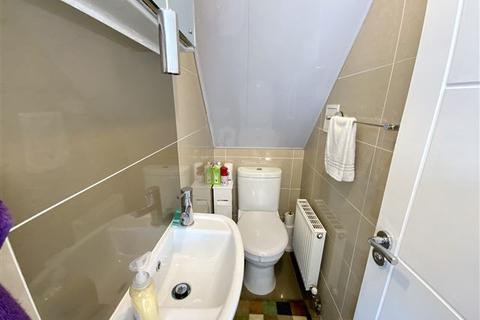 128 Handsworth Crescent, Sheffield, S9 4BR