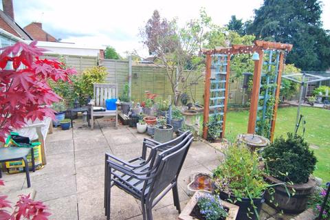 38 Beechcroft Road, Longlevens, Gloucester, GL2 9HF