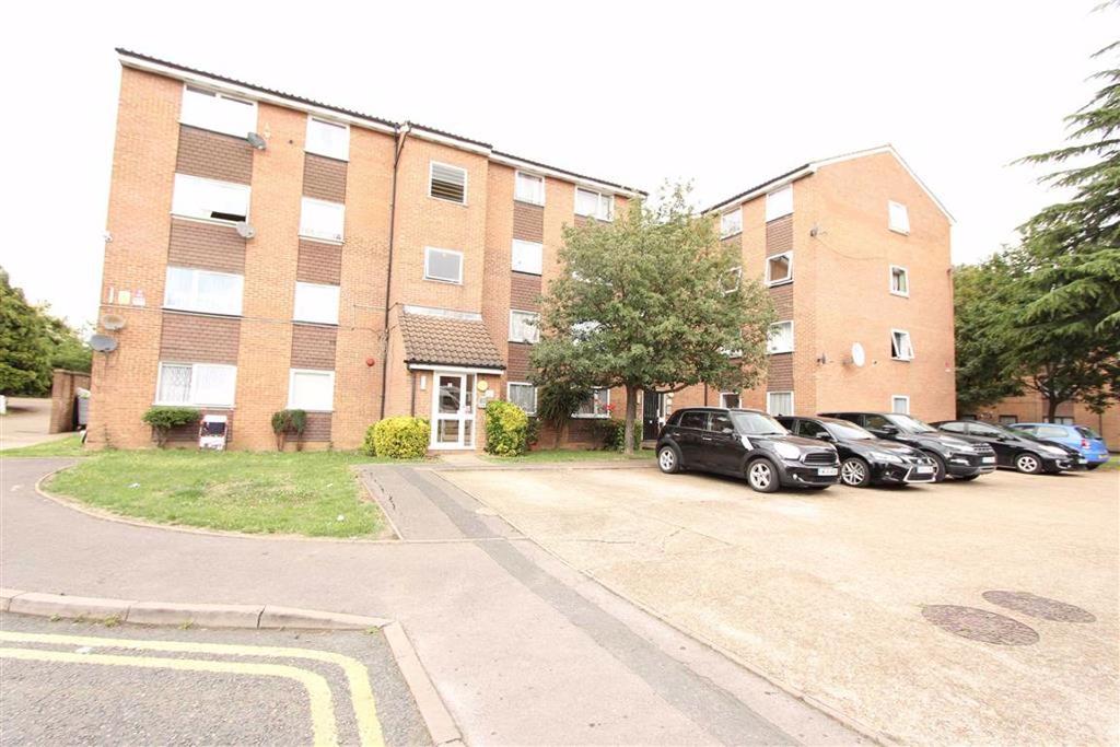 Gurney Close, Barking, Essex, IG11 1 bed flat £150,000