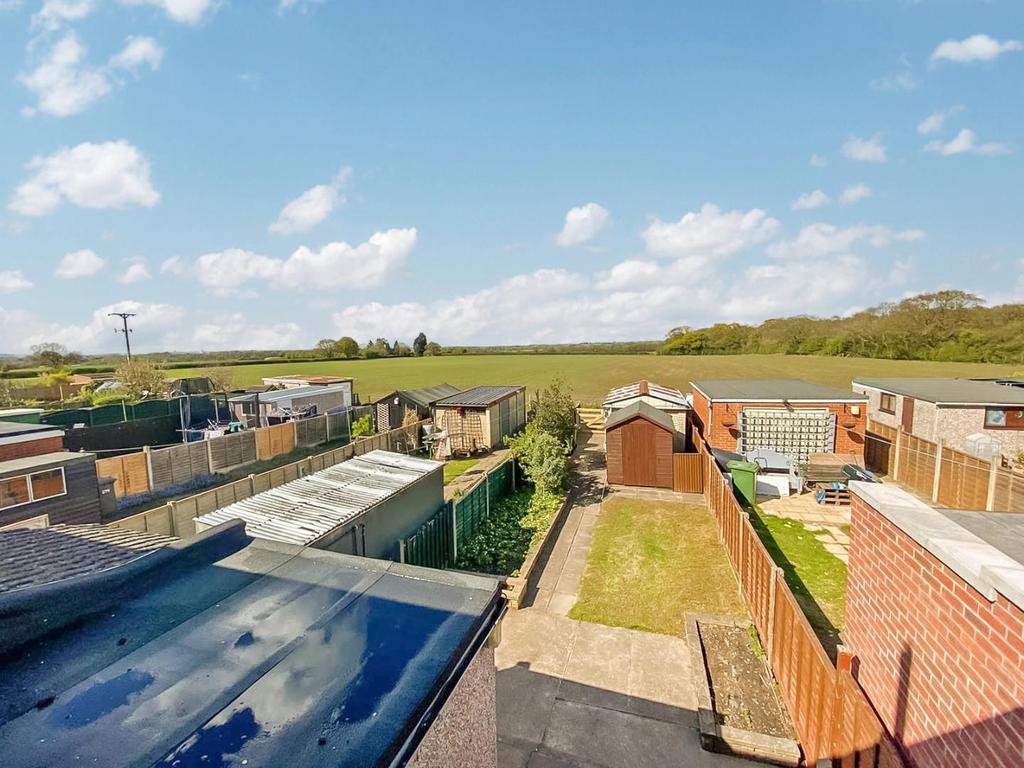 Rugby Road, Binley Woods, Coventry, CV3 2BE 3 bed terraced house for