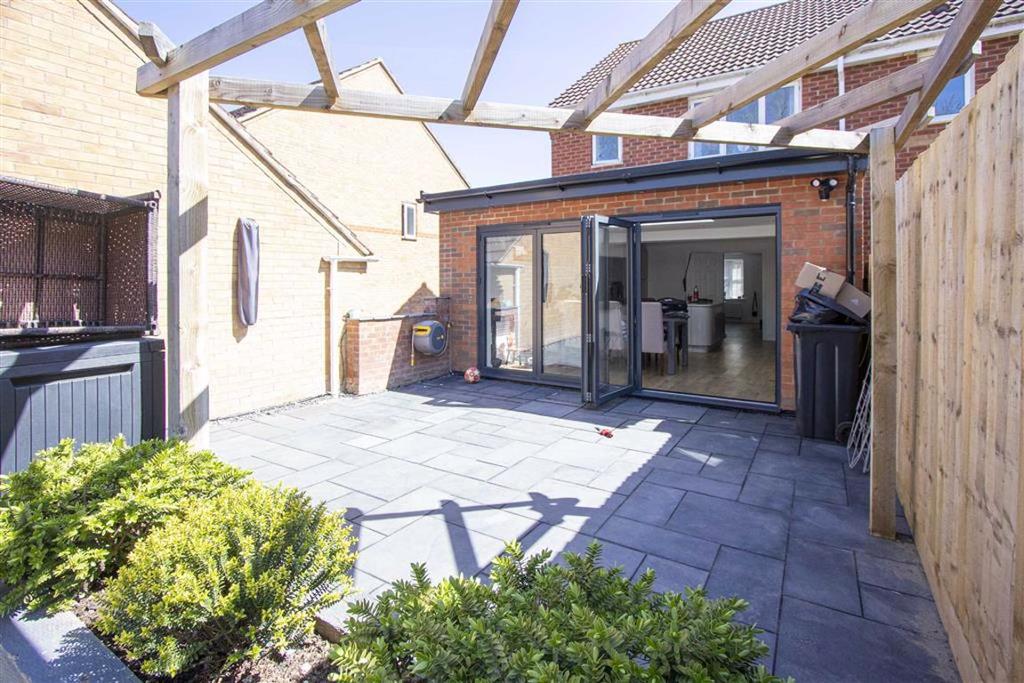 Cosway Place, Grange Farm, Milton Keynes 3 bed semidetached house £