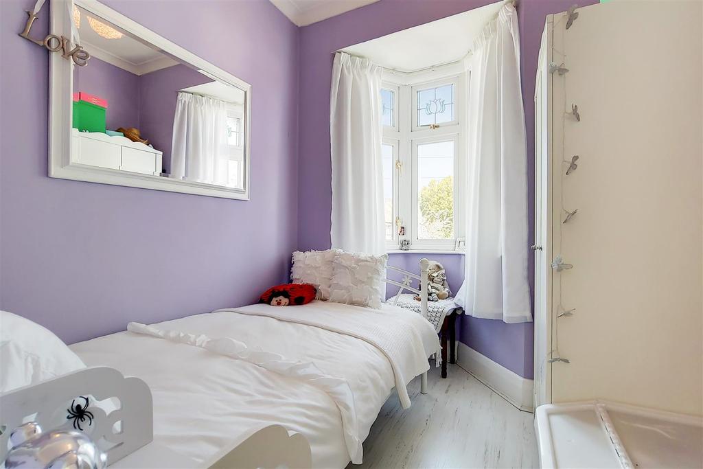 10 Bedroom 3-0.jpg