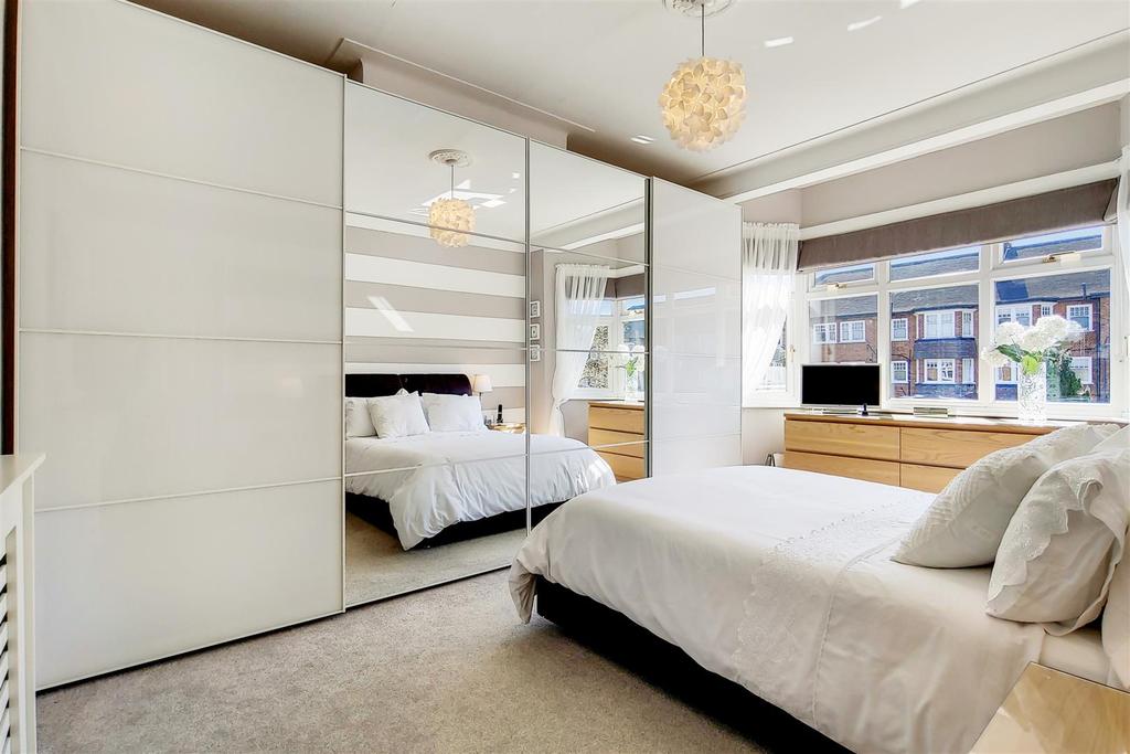 12 Main Bedroom-1.jpg