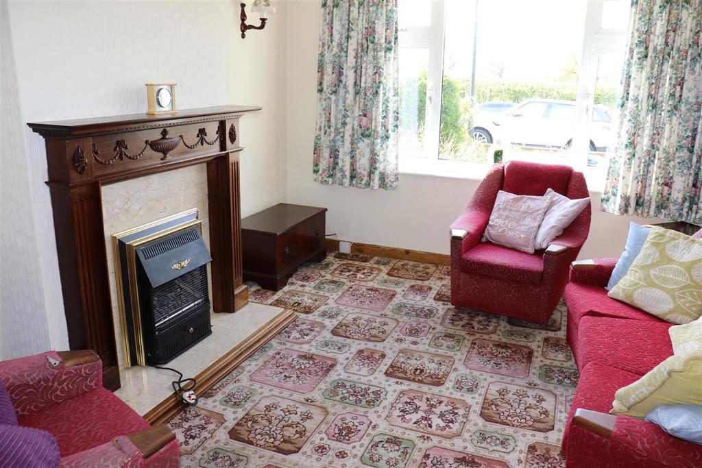 Bosty Lane, Aldridge 3 bed semidetached house £285,000