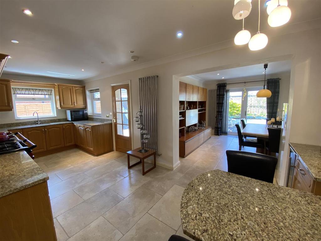 Dining kitchen