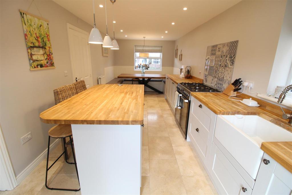 Oakley Meadow, Wem 4 bed detached house £365,000