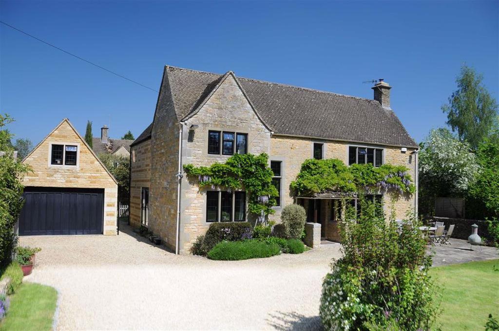 Marshmouth Lane, BourtonontheWater, Gloucestershire 4 bed detached