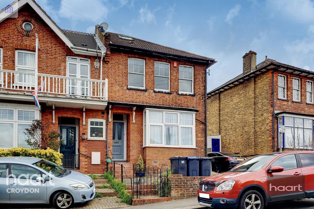 Fairdene Road, Coulsdon 1 bed flat £280,000