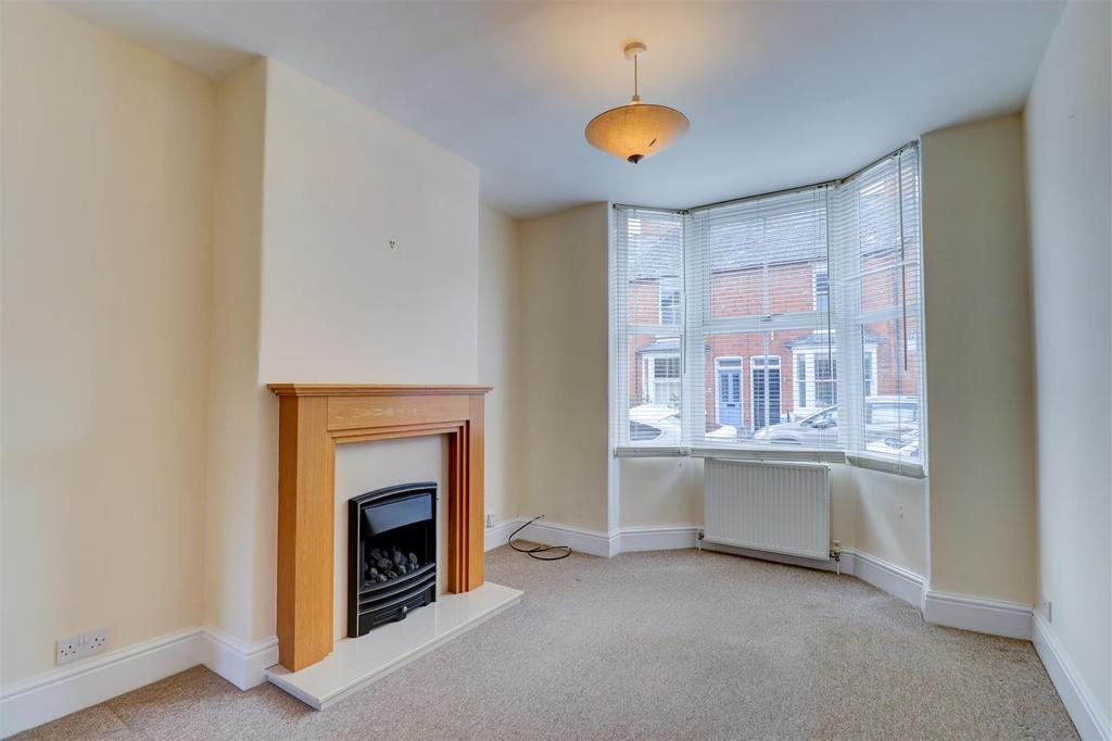 Wellesbourne Grove, StratforduponAvon 3 bed terraced house £895 pcm