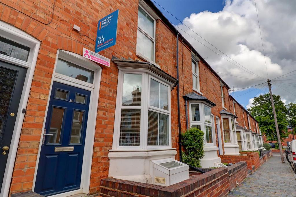Wellesbourne Grove, StratforduponAvon 3 bed terraced house £895 pcm