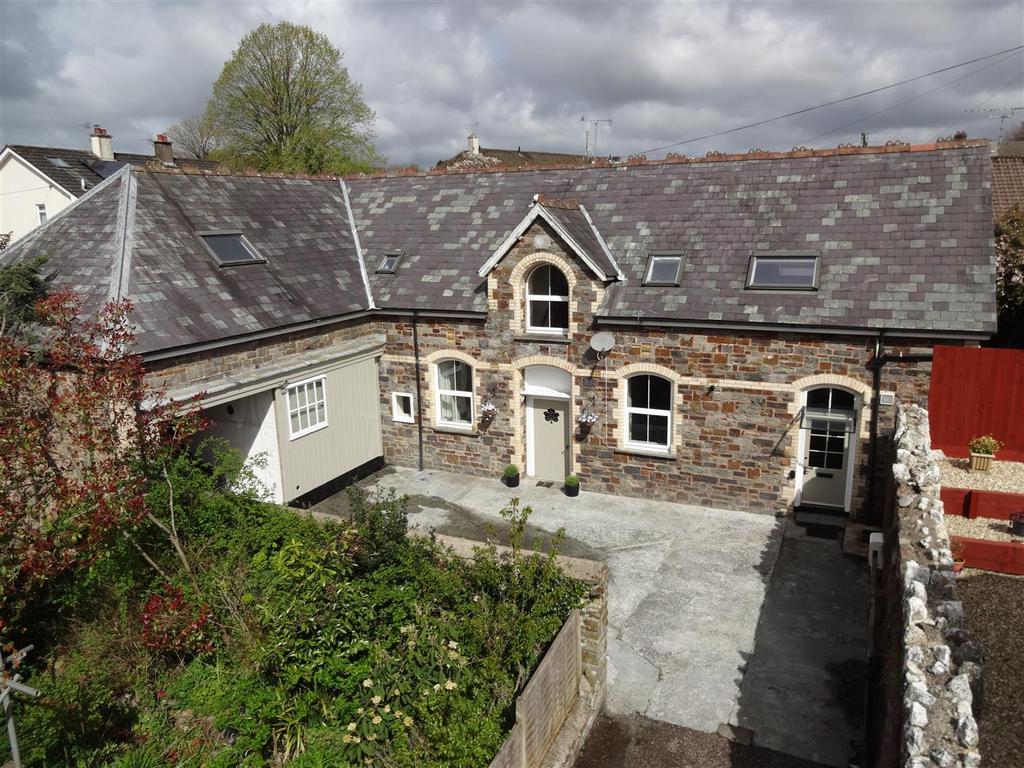 South Molton 4 bed detached house for sale £395,000