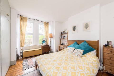 21a Hardwicke Road, London, N13 4SL
