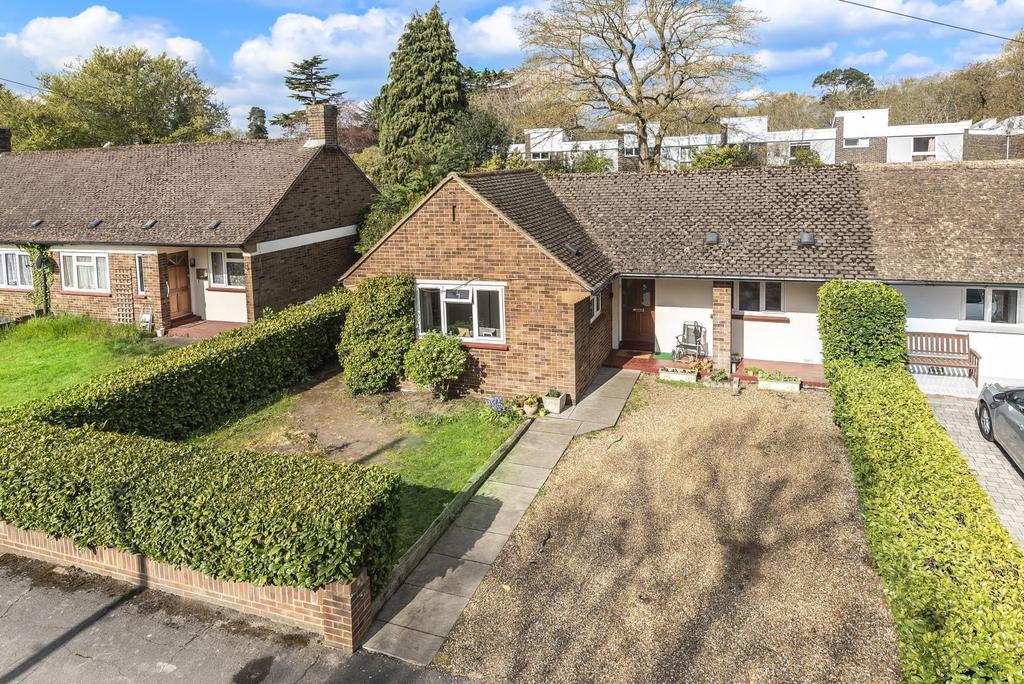Foxholes, Weybridge, KT13 2 bed semidetached bungalow £550,000