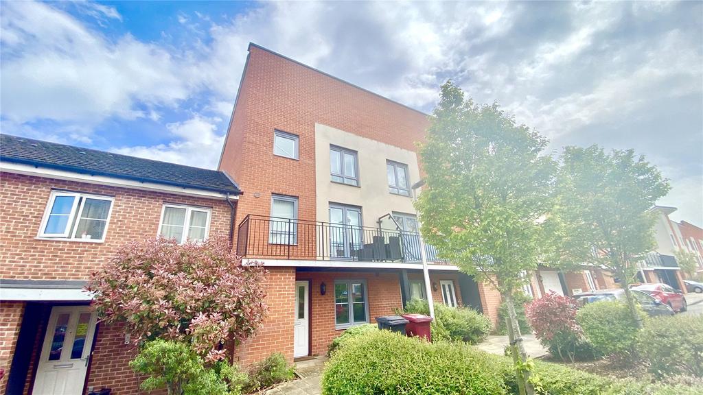 Battle Square, Reading, Berkshire, RG30 5 bed terraced house £425,000