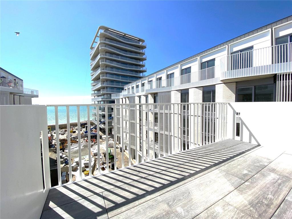 Bayside Apartments, 62 Brighton Road, Worthing, West Sussex, BN11 2 bed