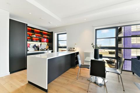 2 bedroom apartment to rent, Amelia House, London City Island, London, E14