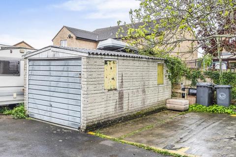 33 Heather Close, Carterton, OX18 1TF