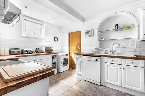 102 Allerford Road, London, SE6 3DN