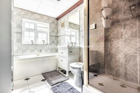 102 Allerford Road, London, SE6 3DN