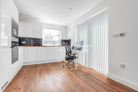102 Allerford Road, London, SE6 3DN