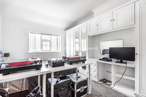 102 Allerford Road, London, SE6 3DN