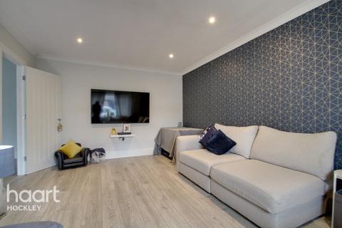 2 Arnolds Way, Rochford, SS4 3HW