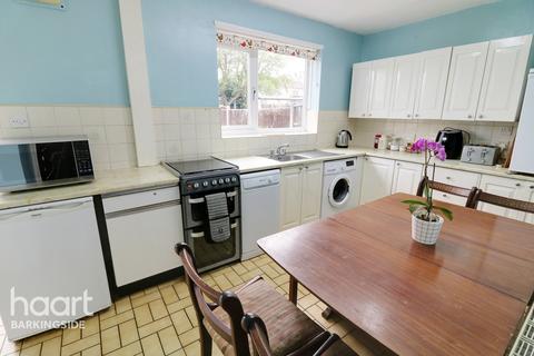 71 Marlyon Road, Ilford, IG6 3XW