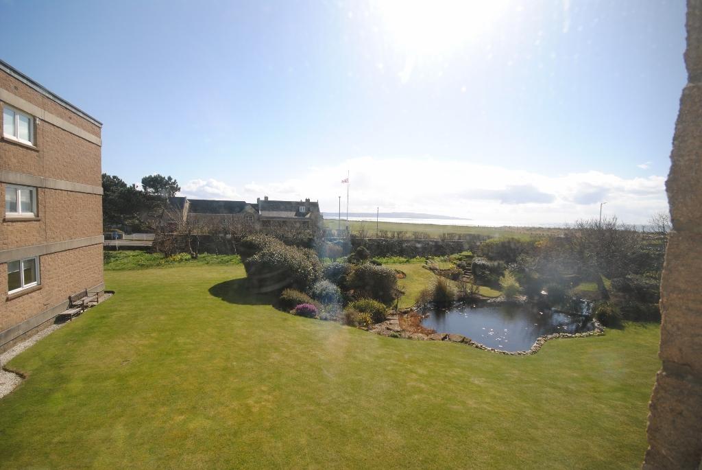 Crosbie Court, Craigend Road, Troon KA10 2 bed flat £175,000
